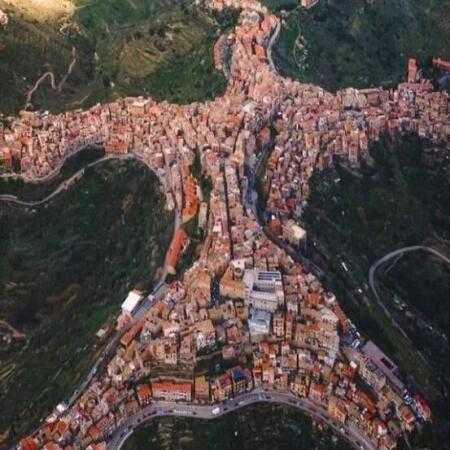 الان تو بغل کی داره خوابت میره الان تو بغل کی داره خوابت میره