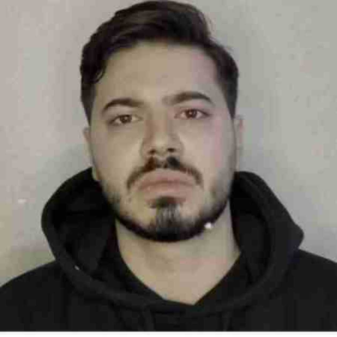 دانیال آن بی حتی اگه یه دنیا بگه اشتباه کردی من طرف توهم